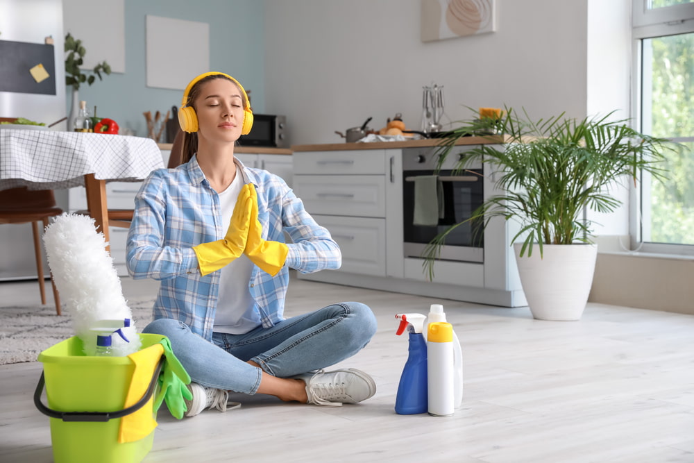 How do you practice mindfulness while cleaning